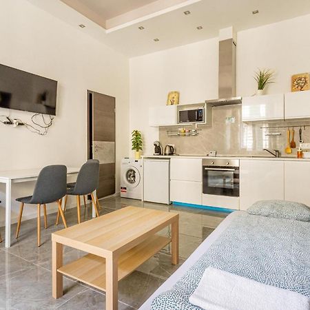 Modernized Condo At Kiraly 51 布达佩斯 外观 照片