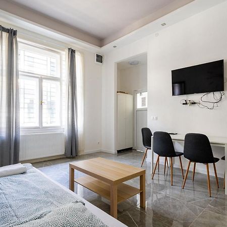 Modernized Condo At Kiraly 51 布达佩斯 外观 照片